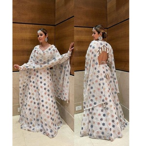 Georgette lehenga choli 2022ผ้าปักลายแบบพรีเมี่ยมดีไซน์กระดาษชุดปาร์ตี้สวยสำหรับสาวๆสำหรับงานแต่งงาน - Product Image 1