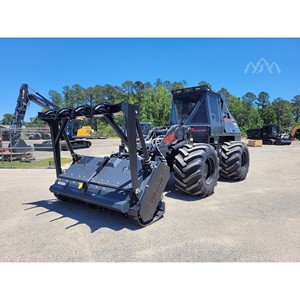 JARRAFF LINEBACKER 4x4 2025, état neuf, avec climatisation et 3 heures d'utilisation - Product Image 1