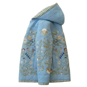 เสื้อฮู้ดผู้ชายพิมพ์ลายโลโก้ตามสั่งขายส่ง สำหรับฤดูใบไม้ร่วง ผลิตจากโพลีเอสเตอร์ 100% น้ำหนัก 250 กรัม พิมพ์ลายด้วยความร้อน ระบายอากาศได้ดี เป็นมิตรต่อสิ่งแวดล้อม - Product Image 2