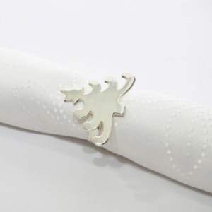 Rond de serviette en aluminium Forme et taille uniques Parfait pour la décoration de table personnalisée Idéal pour toute occasion Style de salle à manger élégant - Product Image 4