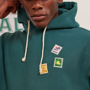 Sudaderas con capucha de gran tamaño verde oscuro más vendidas para hombres y mujeres Logotipo bordado personalizado y bolsillos de canguro para invierno - Product Image 2