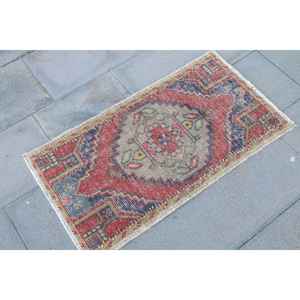 Alfombra Turca de 3x3 pies, Alfombra Pequeña Vintage, Alfombra de Lana con Estampado Animal Rojo - Product Image 3