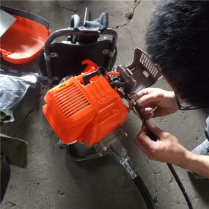 Tondeuse à gazon autotractée à moteur essence de qualité industrielle Red Riding avec poignée pliable et bac de ramassage arrière de 200 L - Product Image 2
