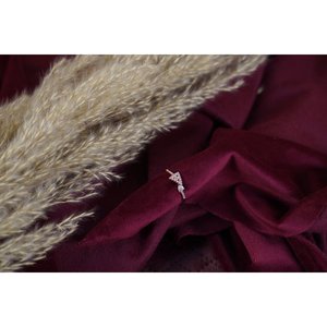 Anillo de Plata de Ley 925 con Oro Rosa, Gemas y Flechas, Zirconia Cúbica de Corte Ovalado en Forma de Pera, Joyería Fina para Uso Diario, Bañado en Rodio - Product Image 1