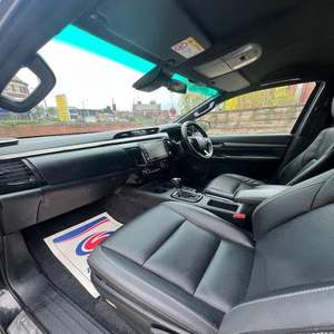 Toyota HiLux 2.8D-4D Invincible X AT35 (204 CV) (Euro 6dT-E) 2021 / Toyota Hi-Lux 2.4D-4D Invincible X (150 CV) (Euro 6dT-E) 3.2t 2019 - Product Image 6