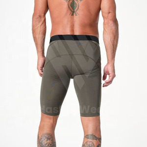 Active Wear Sporty Short de compression solide et écologique à taille élastique avec logo personnalisé pour hommes - Product Image 3