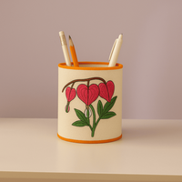 Porte-stylo brodé de fleurs de bougainvillier au design unique et moderne, orné de perles et d'accents rose-magenta et jaunes
