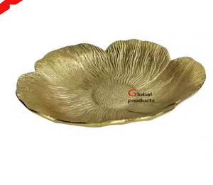 Plato de servicio de aspecto martillado de aluminio y metal con acabado plateado de aspecto moderno para restaurante y bar de hotel - Product Image 5
