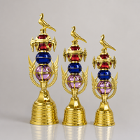 Nouveau Trophée d'Excellence en Plastique Doré 2026, 40,5 cm, 38 cm, 37 cm, avec Logo Personnalisé, Sphère Bleue et Rose, Récompense de Championnat Sportif, Base Dorée