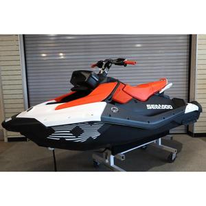 Kit SKD Sea-Doo Spark Trixx 2026 avec 3 moteurs Rotax 900 ACE-90 IBR et fonctionnalités audio - Product Image 1