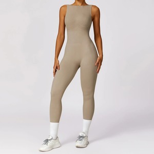 Conjunto de Yoga sin costuras para mujer, ropa de gimnasio, mallas de cintura alta para Fitness, Top corto, camisas, trajes deportivos, pantalones de entrenamiento, ropa activa - Product Image 6