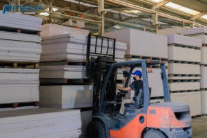 บอร์ดโฟมพีวีซีลามิเนตความหนาแน่นสูงแผ่นไม้เคลือบผิวแบบพรีเมี่ยมสำหรับการผลิตเฟอร์นิเจอร์แผ่นพลาสติกระดับพรีเมี่ยม - Product Image 6