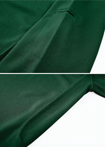 Polo T-Shirt en coton piqué respirant et une finition imprimée soignée rendent ce polo idéal pour l'habillage quotidien - Product Image 3