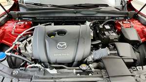 Mazda CX-50 2.5 S Preferred AWD 2024 d'occasion, en parfait état, faible kilométrage, en stock, offert à un prix incroyable - Product Image 6