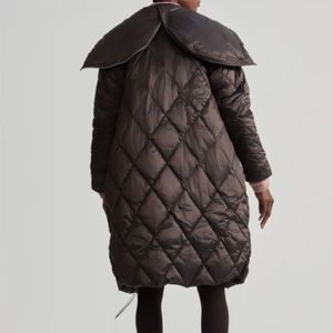 Abrigo acolchado de diamante suave y acogedor para mujer con bolsillos delanteros Ropa de invierno duradera y de moda - Product Image 5
