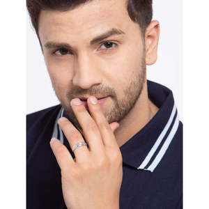 Anillos de Plata de Ley 925 de Primera Calidad para Hombre, Chapados en Rodio, con Patrón Geométrico e Incrustaciones de Diamantes con Corte Princesa - Product Image 3