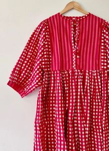 เดรสมิดิพิมพ์ลายบล็อกเดรสมินิเดรสพิมพ์ลายตารางคอลึกพร้อมเชือกรัด - Product Image 2