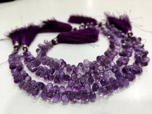 Forma de lágrima de amatista natural 5x7mm Briolette cuentas facetadas hebra 8 pulgadas de largo - Product Image 4