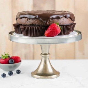 Meilleure vente de support à gâteau en aluminium fabriqué à la main pour gâteaux de mariage, friandises d'anniversaire et tables à dessert pour l'approvisionnement mondial - Product Image 1
