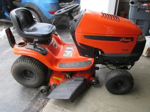 Cortadora de Césped de Alta Calidad Kubota G261 HD 54, Tractor Cortacésped de 42 Pulgadas, Equipo Duradero para Cortar Césped en Jardín y Patio - Product Image 2