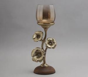 El soporte único para velas doradas con diseño artístico esculpido agrega una decoración cálida, acogedora y sofisticada para el hogar - Product Image 3