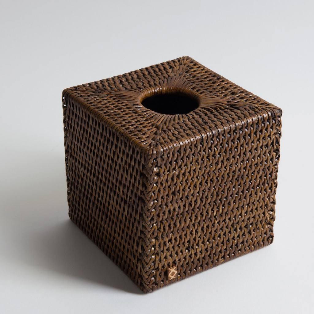 Brun-Largeur: 14cm x Profondeur: 14cm x Hauteur: 14cm