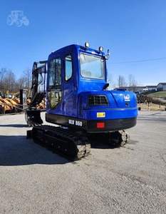 Para Kubota Engine 8 Ton Mini Excavator Machine Stock Precio bajo Bomba de excavadora sobre orugas Mini Digger Accesorios al por mayor - Product Image 1