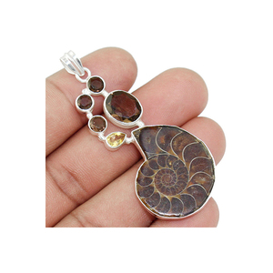 Produits les plus vendus Pendentif fait main en argent sterling 925 Ammonite Smoky à vendre au prix le plus bas et dans les tons de terre chauds - Product Image 1