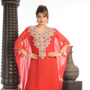 Caftán Georgette Rojo Con Trabajo Zari - Product Image 1