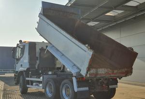 Camión Iveco Trakker 6X4 2014, Camión de Servicio Pesado con Motor Euro 4, Capacidad de Carga de 31-40T - Product Image 2