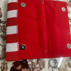 Bolso de mano de trabajo con diseño de cuentas a mano con tema navideño 2023 con cadena desmontable cruzada - Product Image 1