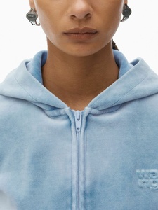 เสื้อฮู้ดดี้ผู้ชายทรงบ็อกซี่แบบย้อมสีเอซิด แต่งสีบล็อกตัดกัน พร้อมลายปัก - Product Image 4