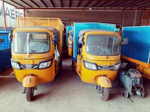 Motocicleta Triciclo TVS King Kargo de Carrocería Cerrada con Capacidad de 400 kg para Transporte de Carga Motorizado - Product Image 1