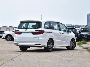 Vehículo Multiusos Familiar de 7/8 Plazas, Híbrido Mediano 2024, Motor 2.0L, Combustible y Eléctrico, Tracción Delantera - Product Image 3