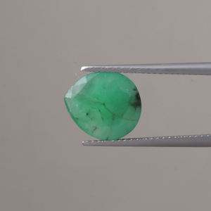 Esmeralda Natural al por Mayor con Certificado IGI, Gema Suelta de 2.83 Quilates, Forma de Pera 11.5x10mm, Esmeralda Verde Premium Encerada/Enlazada - Product Image 1
