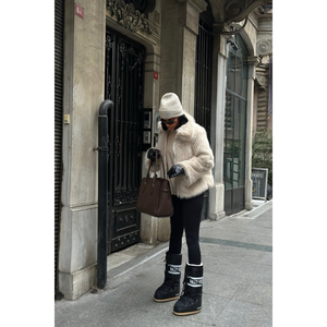 Manteau en fausse fourrure beige pour femme FUR KISA - Product Image 5