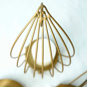 Bougeoir filaire personnalisé de haute qualité en métal doré Design de lanterne élégante pour la décoration intérieure Événements de Noël Mariages - Product Image 3