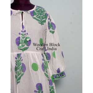 Robe midi florale d'été en coton 100% fabriquée à la main, écologique, imprimée numériquement, avec un design de fermeture à cordon, idéale pour les journées ensoleillées - Product Image 4