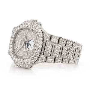 Montre personnalisée à mouvement à quartz carré, sertie de moissanite, avec cadran en verre, bracelet en acier inoxydable doré jaune - Bijoux de luxe hip-hop - Product Image 2