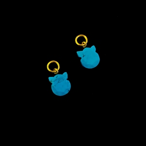 Naturel Turquoise Chat Visage Sculpté Gemme Briolette Charmes 925 Bijoux En Argent Sterling Plaqué Or Pendentif Charme Pour Collier - Product Image 3
