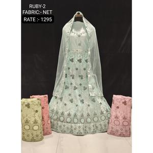 Terciopelo tradicional Lehenga Choli del diseñador al por mayor con el trabajo bordado para el desgaste del partido nupcial Lehenga DE LA India - Product Image 3