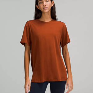 2023 gran oferta nuevo diseño mujeres Crop Top Camisetas cuello redondo liso en blanco mujeres camisetas de alta calidad - Product Image 4