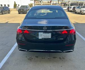 Mercedes-Benz E 350 Sedán Usado 2025 - Product Image 3