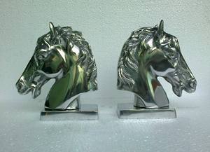 Collection de figurines de buste de tête de cheval polies Figurines de cheval en métal durables - Product Image 3