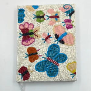 Agenda Escolar A5/A6 de Lujo, Hecha a Mano, con Cuentas de Mariposa, Terciopelo Premium, Cubierta de Tela Bordada, Colores Personalizables - Product Image 1