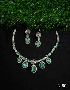 ENSEMBLE DE COLLIER DE MARIÉE EN DIAMANT AMÉRICAIN ET BOUCLES D'OREILLES CLASSIQUES ET DE HAUTE QUALITÉ ENSEMBLE DE BIJOUX DE MARIAGE POUR FEMMES DE STYLE CLASSIQUE - Product Image 3