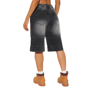 Shorts en jean délavé vintage pour femme, coupe ample, taille mi-haute, longueur genou, gris et noir, style streetwear décontracté, avec déchirures, 100% denim - Product Image 2