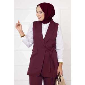 Conjunto de Traje con Chaleco Color Borgoña y Lazos Laterales para Mujer - Product Image 2