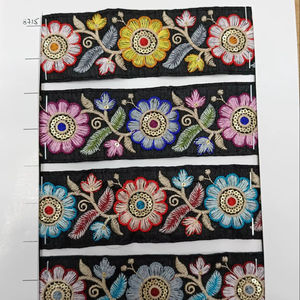 ผ้าลูกไม้ปักลายดอกไม้สีสันสดใสและมีลวดลายที่ซับซ้อนเหมาะสำหรับแฟชั่นระดับไฮเอนด์ - Product Image 1