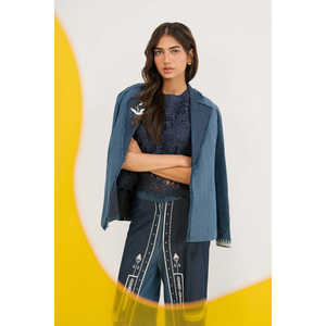 Manteau ample en jean bleu pour femme, brodé imprimé léopard, décontracté, avec boutons en losange et ceinture décorative, délavé, idéal pour l'été et l'automne - Product Image 4